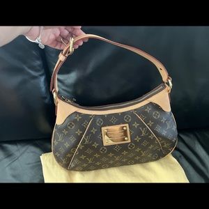 RARE, authentic and in mint condition! Gorgeous LV GM Thames shoulder bag.